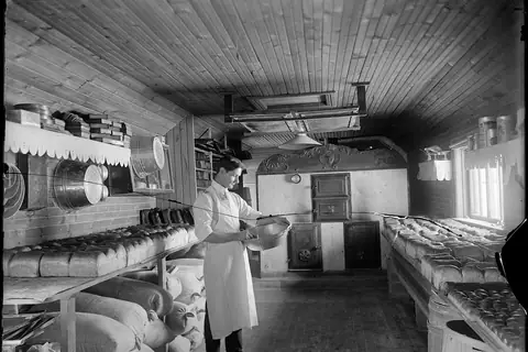 Whitesides Bakery photo 1